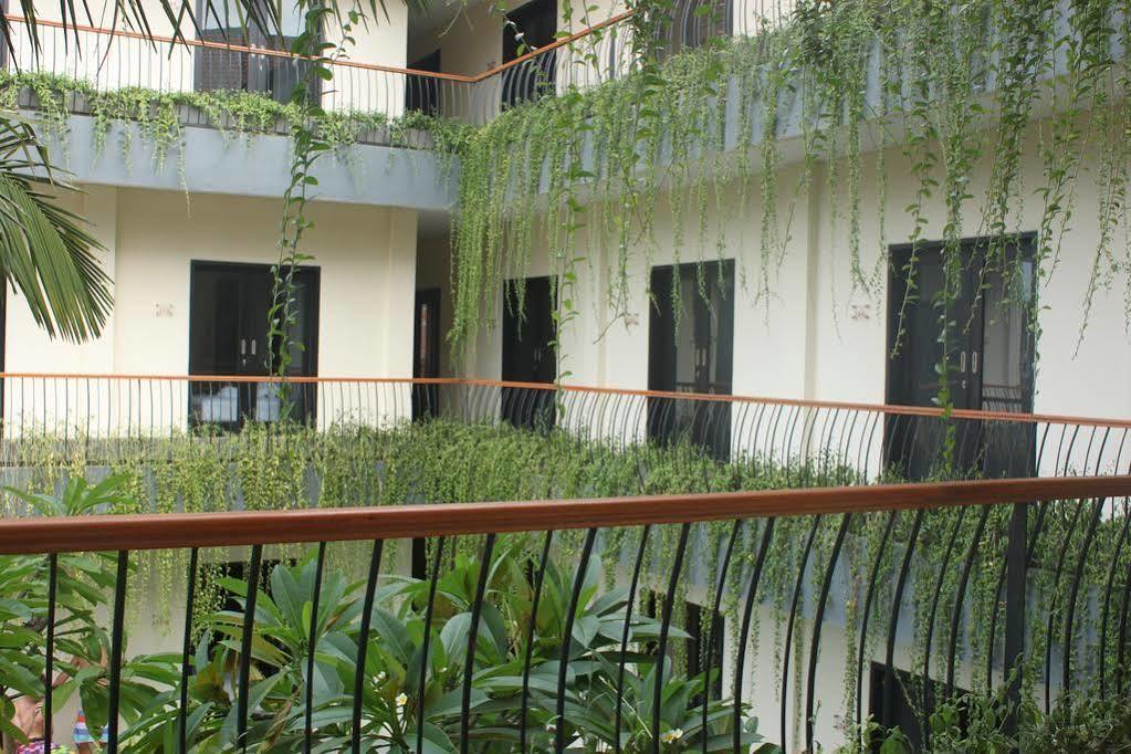Zuk Hotel Legian Esterno foto