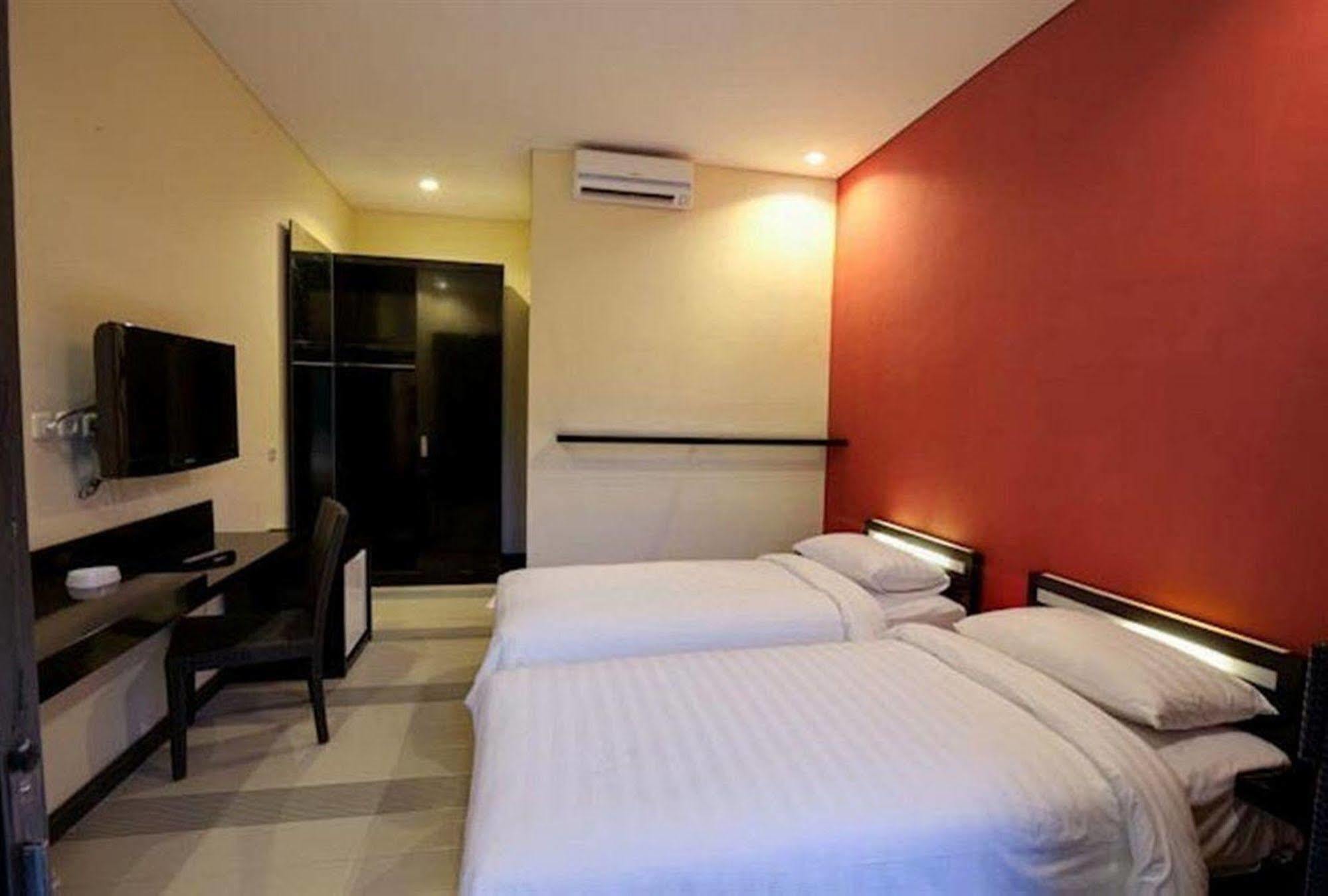 Zuk Hotel Legian Esterno foto