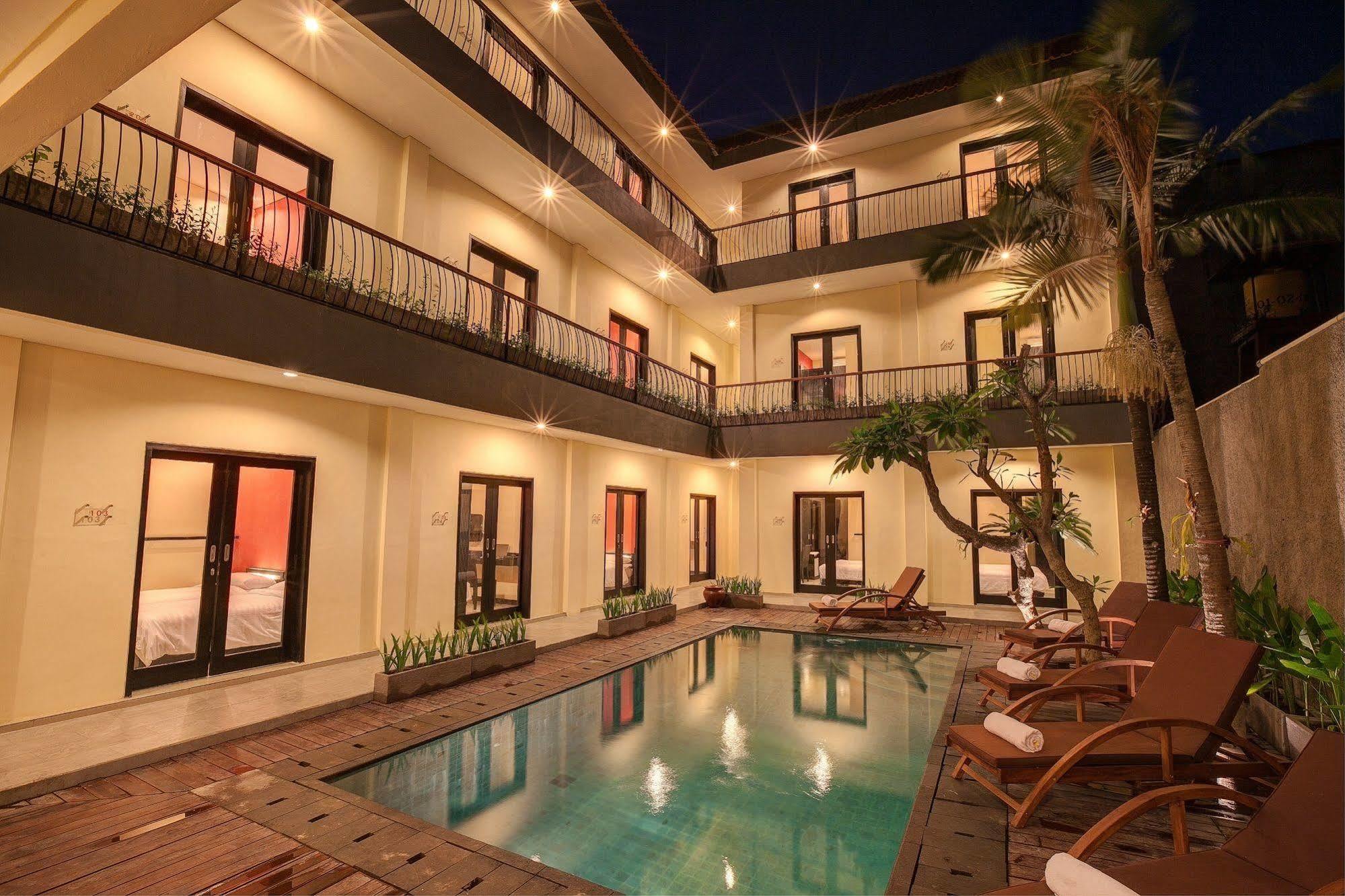 Zuk Hotel Legian Esterno foto