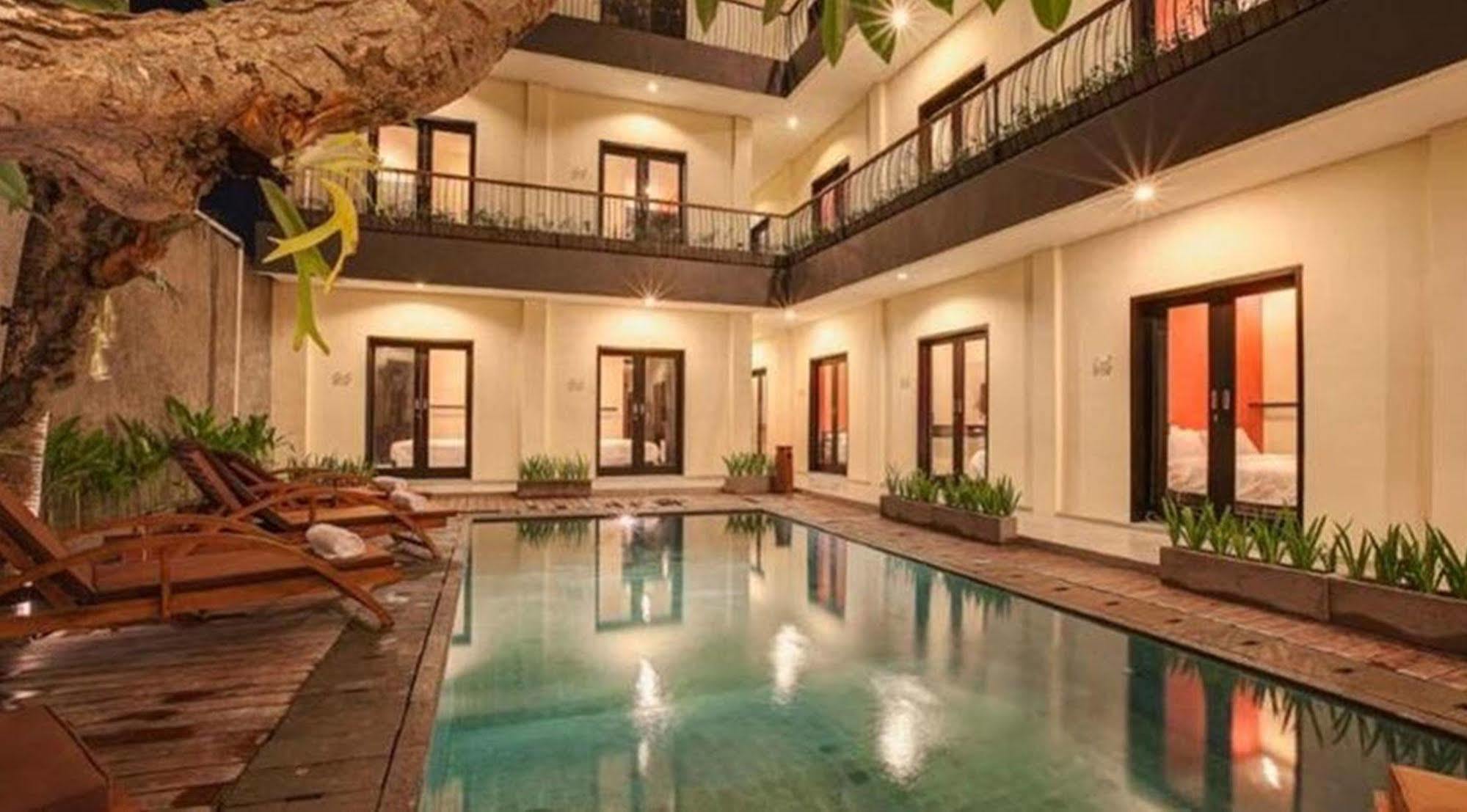 Zuk Hotel Legian Esterno foto